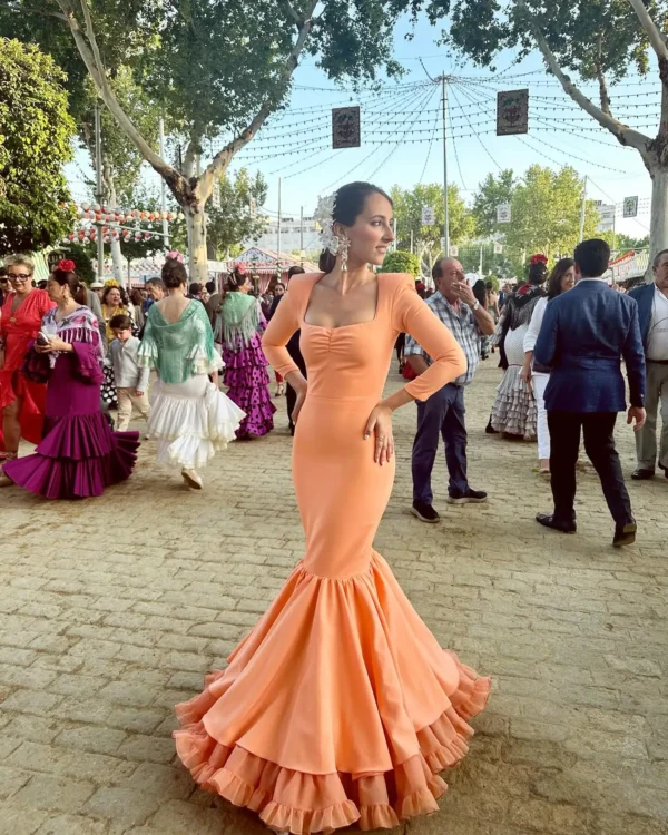 Vestido flamenca escote cuadrado